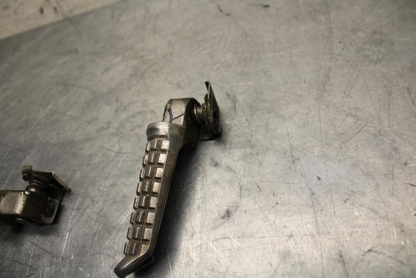 17 KAWASAKI VERSYS_X 300 REAR BACK PASSENGER PEG SET PAIR BB504
