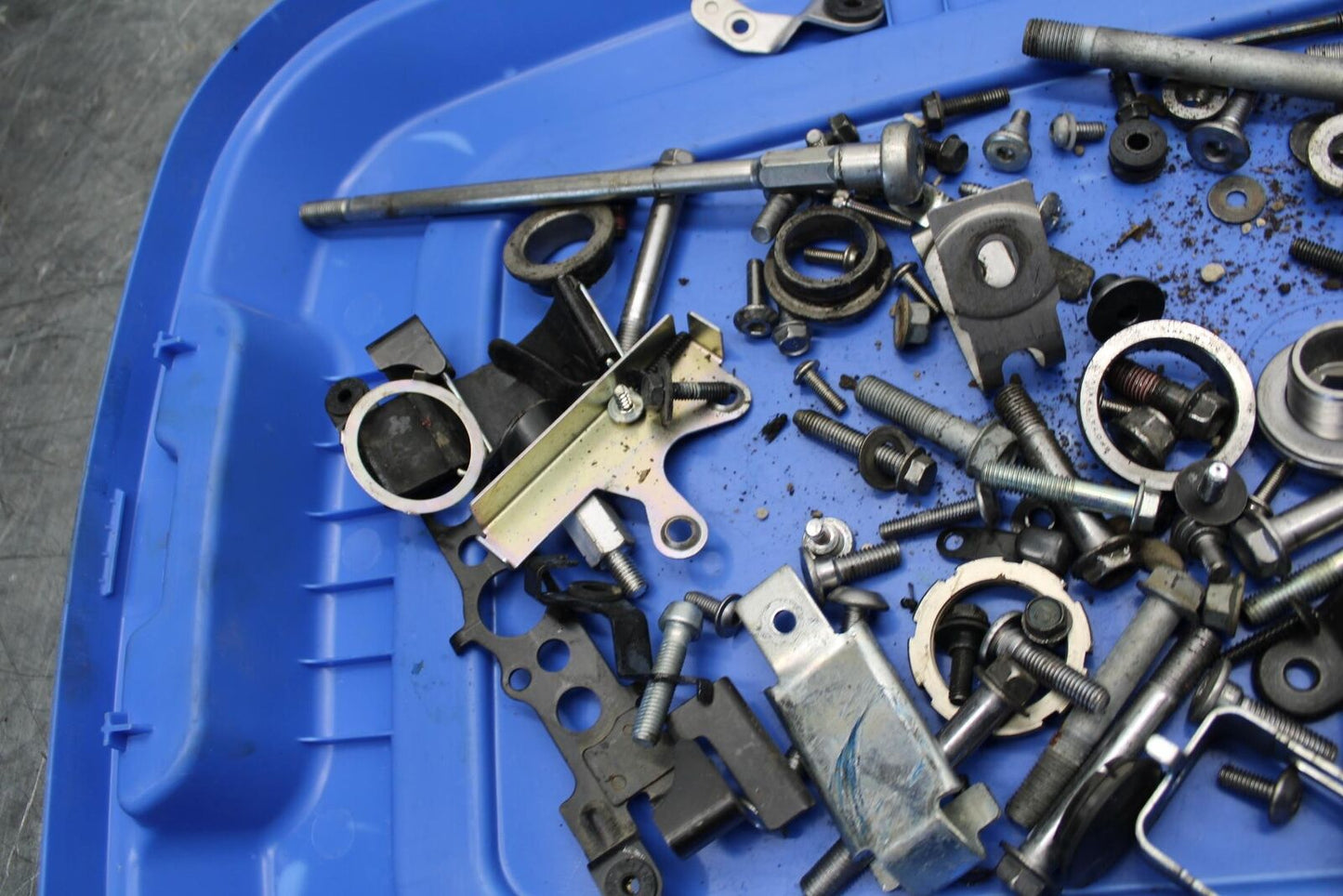 2008 Kawasaki Ninja ZX10R LEFTOVER MOUNTING BOLTS HARDWARE MOTOR SCREWS BB524