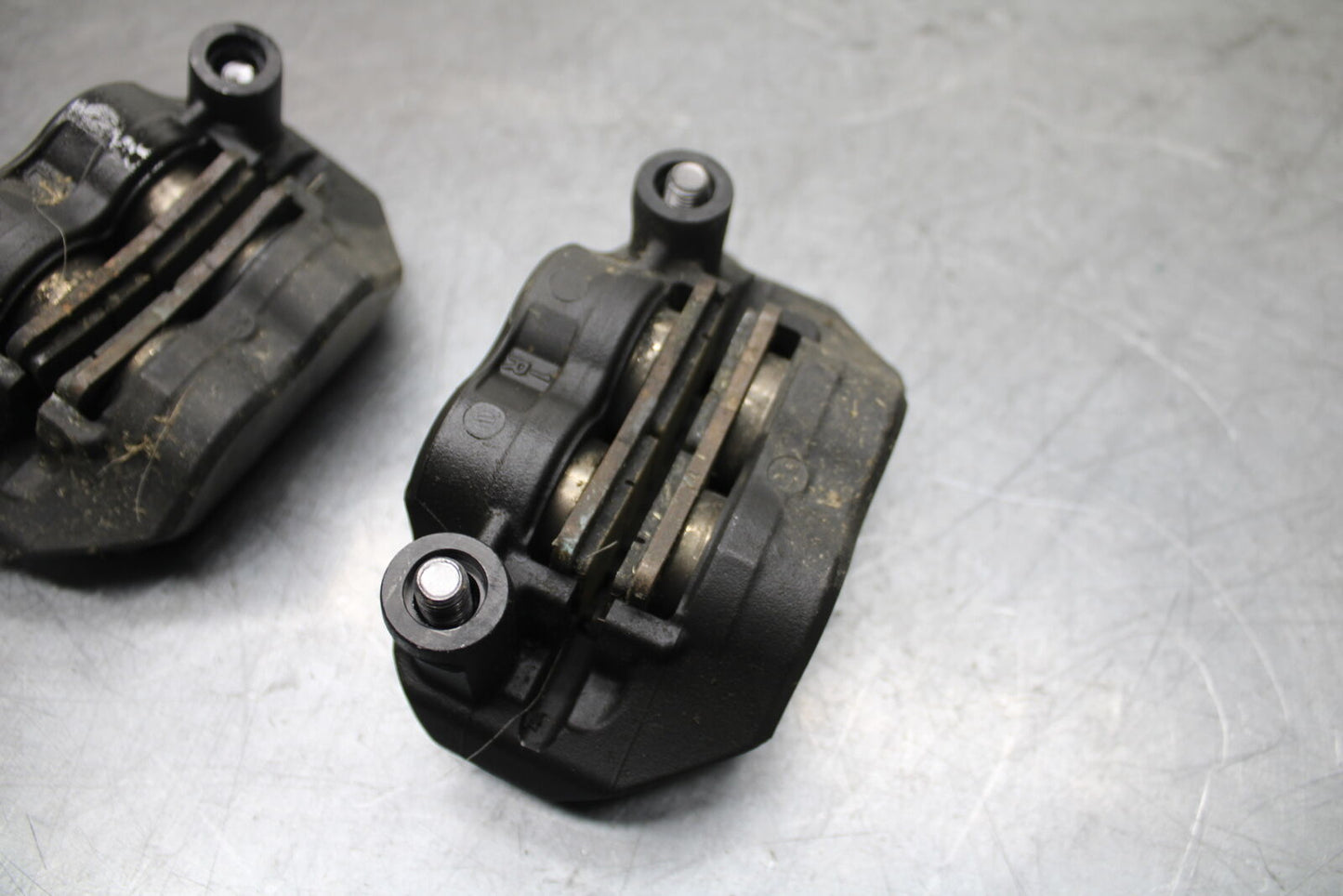 24-25 KAWASAKI NINJA ZX6R RIGHT LEFT FRONT BRAKE CALIPER SET PAIR CALIPERS BB726