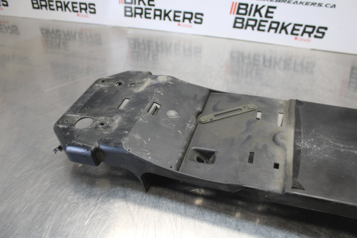 04-05 KAWASAKI NINJA ZX10R REAR BACK TAIL UNDERTAIL BATTERY TRAY PLASTIC BB163
