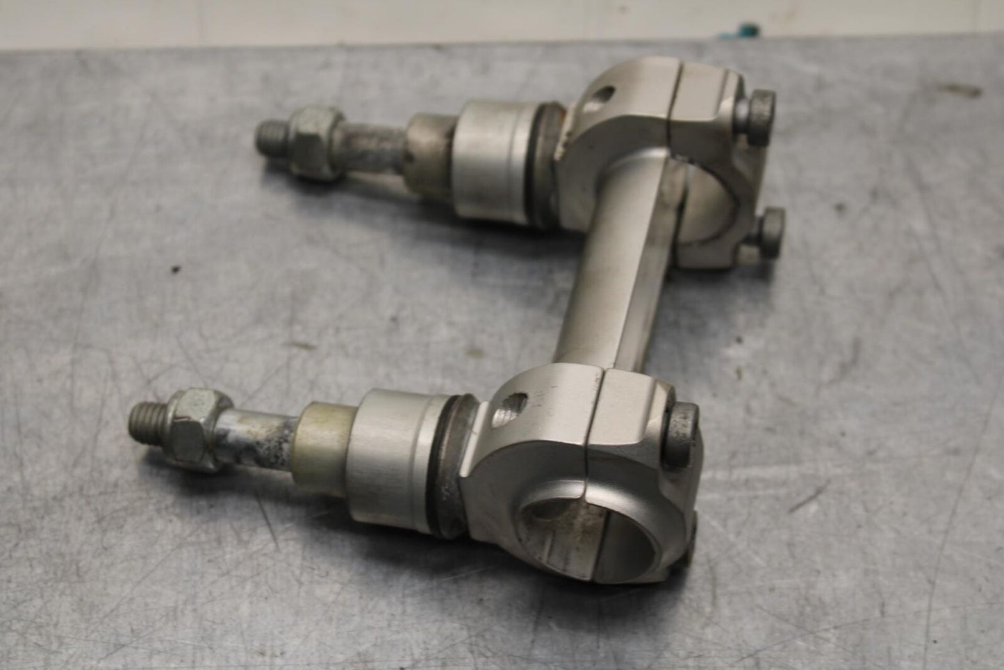 07-11 KTM 990 SUPER DUKE HANDLEBAR RISERS BB578