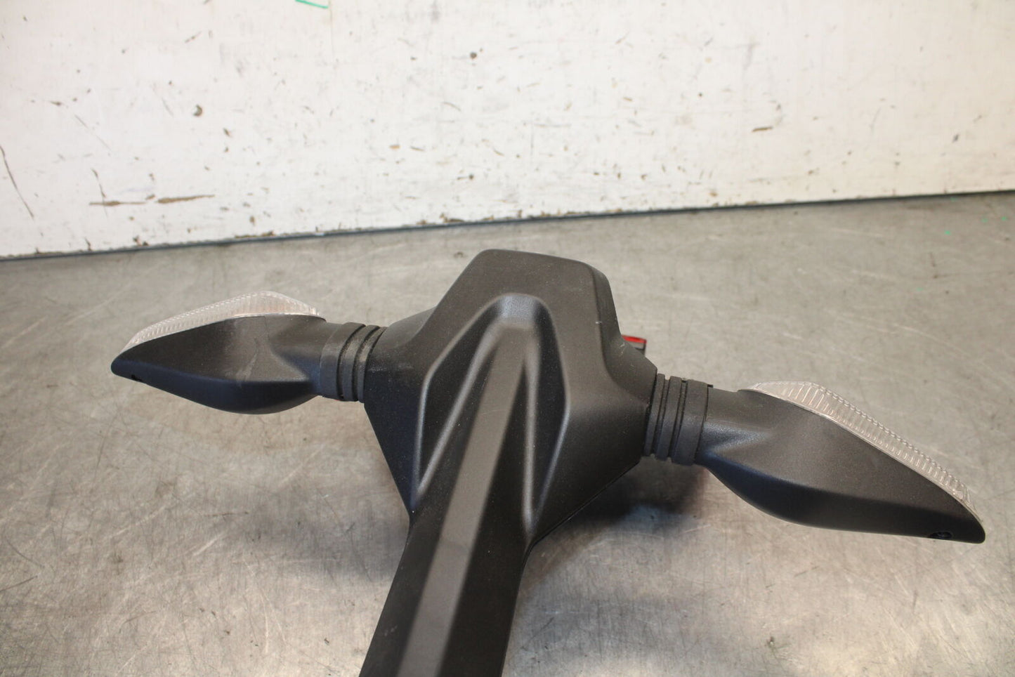 12-15 DUCATI 1199 PANIGALE REAR BACK FENDER MUD GUARD BB699