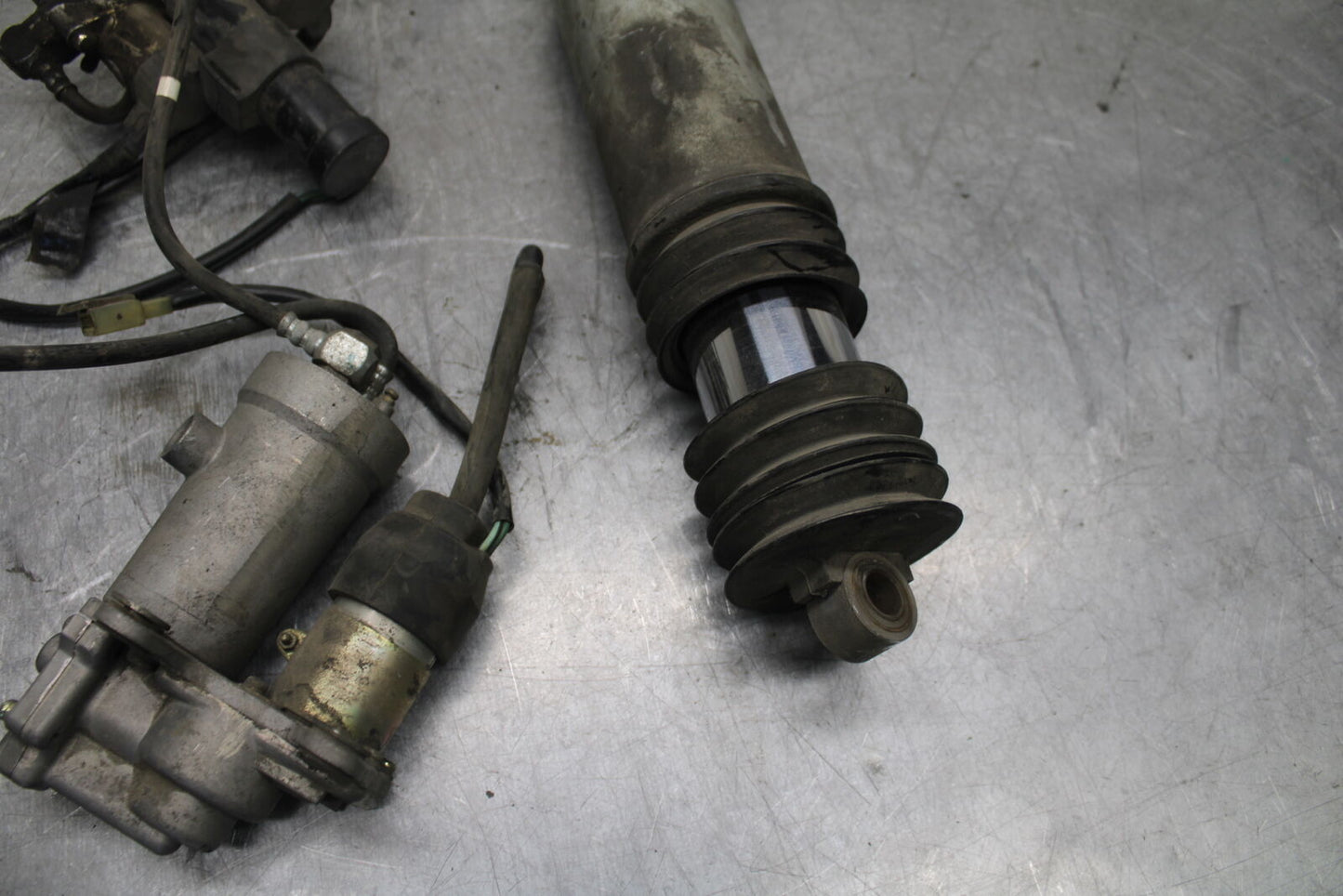 93-00 HONDA GOLDWING 1500 GL1500SE REAR SHOCK & COMPRESSOR BB700