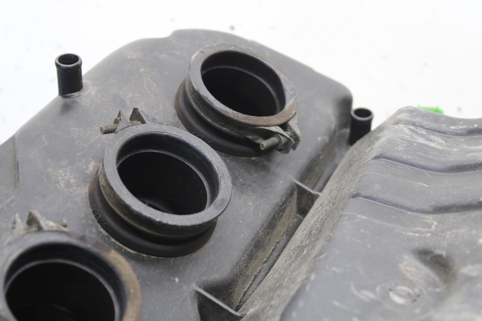 01-03 SUZUKI GSXR600 AIRBOX AIR INTAKE FILTER BOX 13700-39F00 BB633