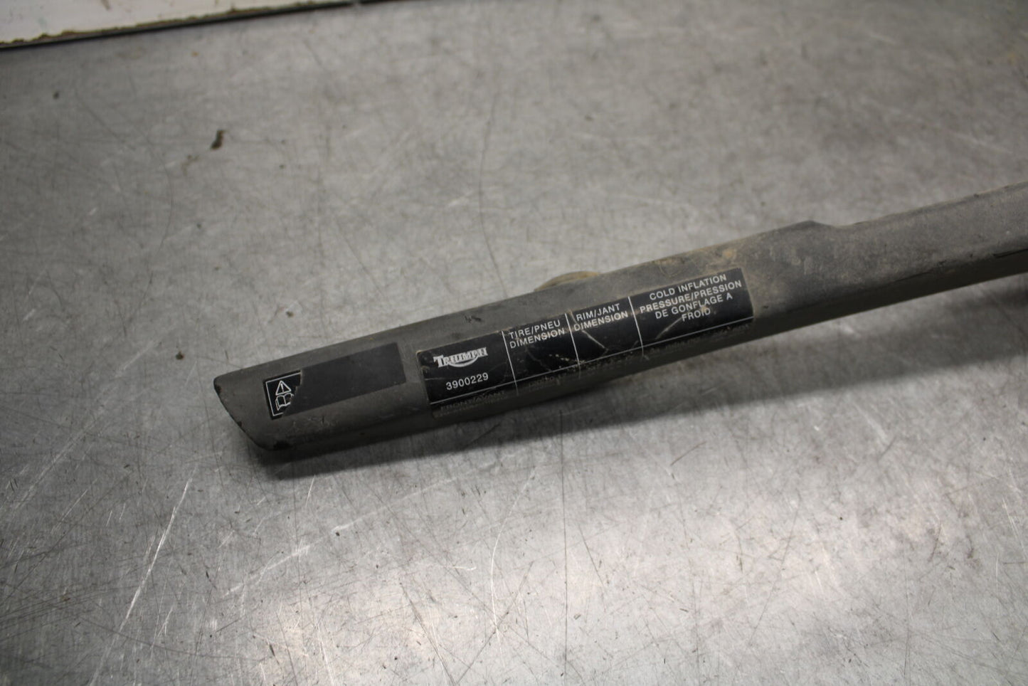 09-11 TRIUMPH DAYTONA 675 REAR BACK DRIVE CHAIN GUARD COVER SHIELD BB652