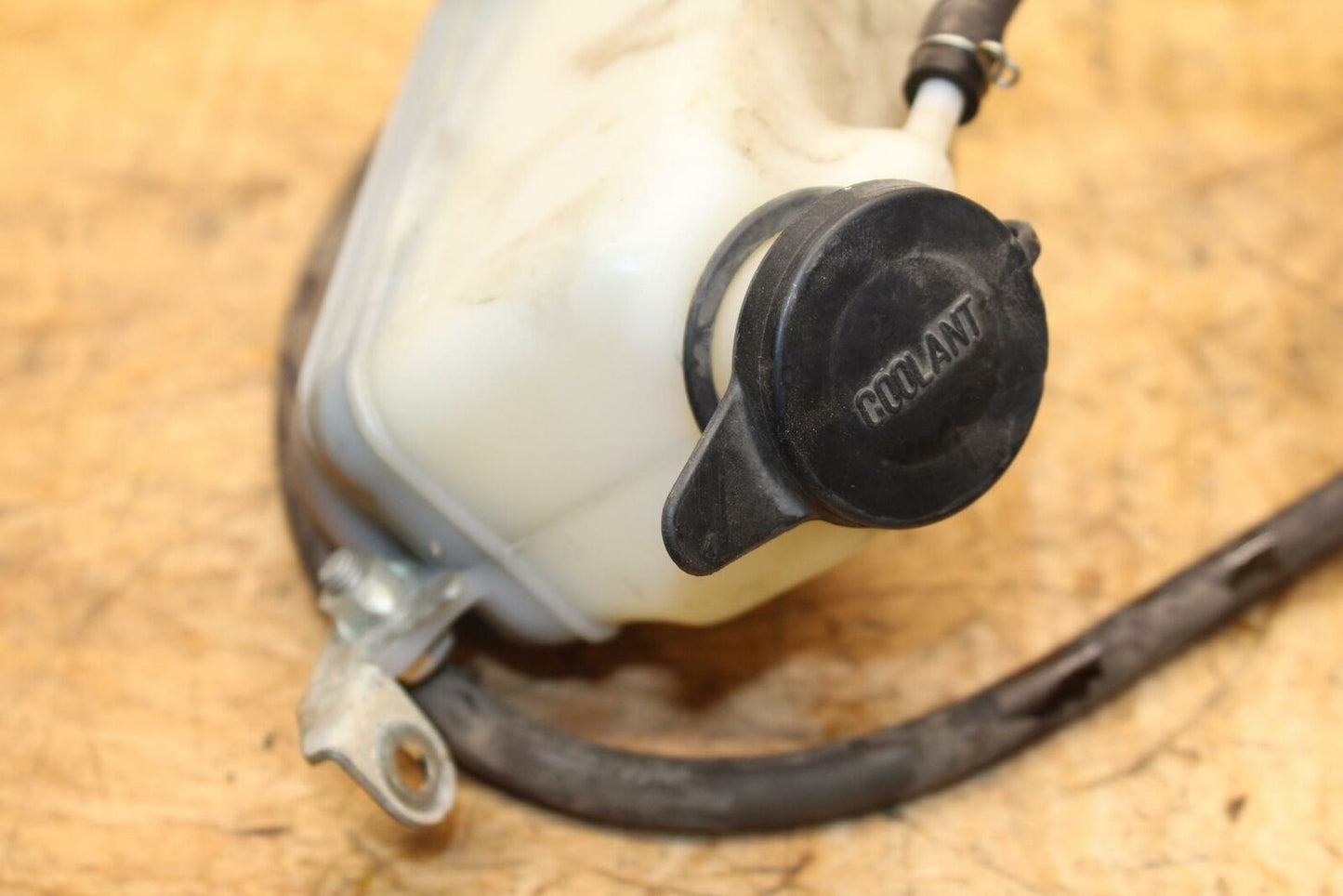 98-05 HONDA SUPER HAWK 1000 VTR1000F COOLANT WATER TANK RESERVOIR BOTTLE BB341