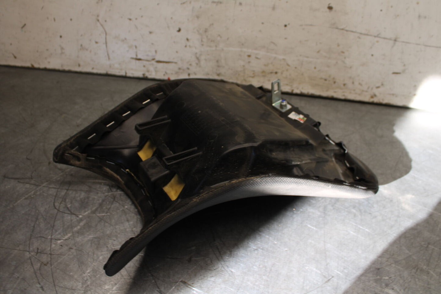 19-22 KAWASAKI Z400 FRONT DRIVERS SEAT PAD SADDLE PILLION BB708