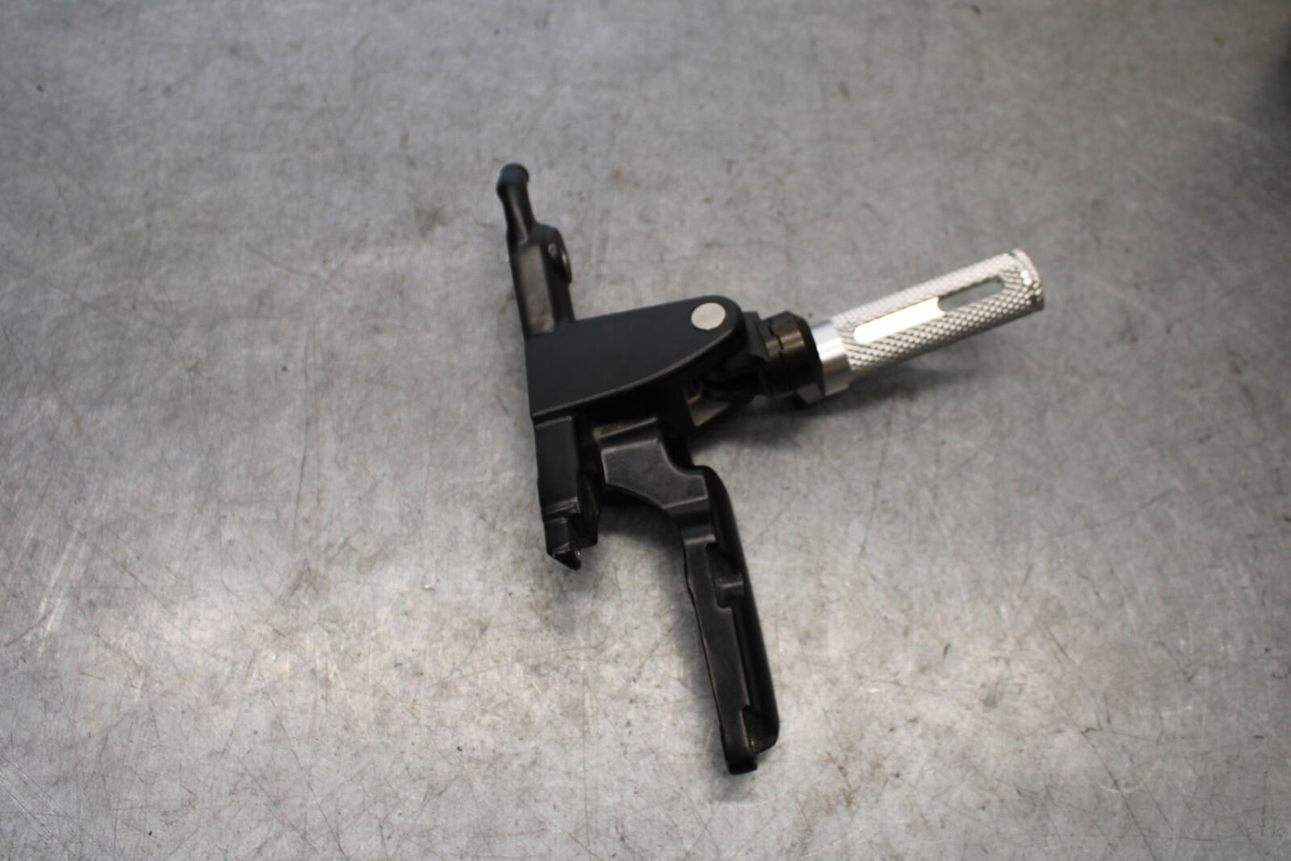 19-21 TRIUMPH SPEED TWIN 1200 RIGHT REARSET REAR SET DRIVER FOOT PEG BB653