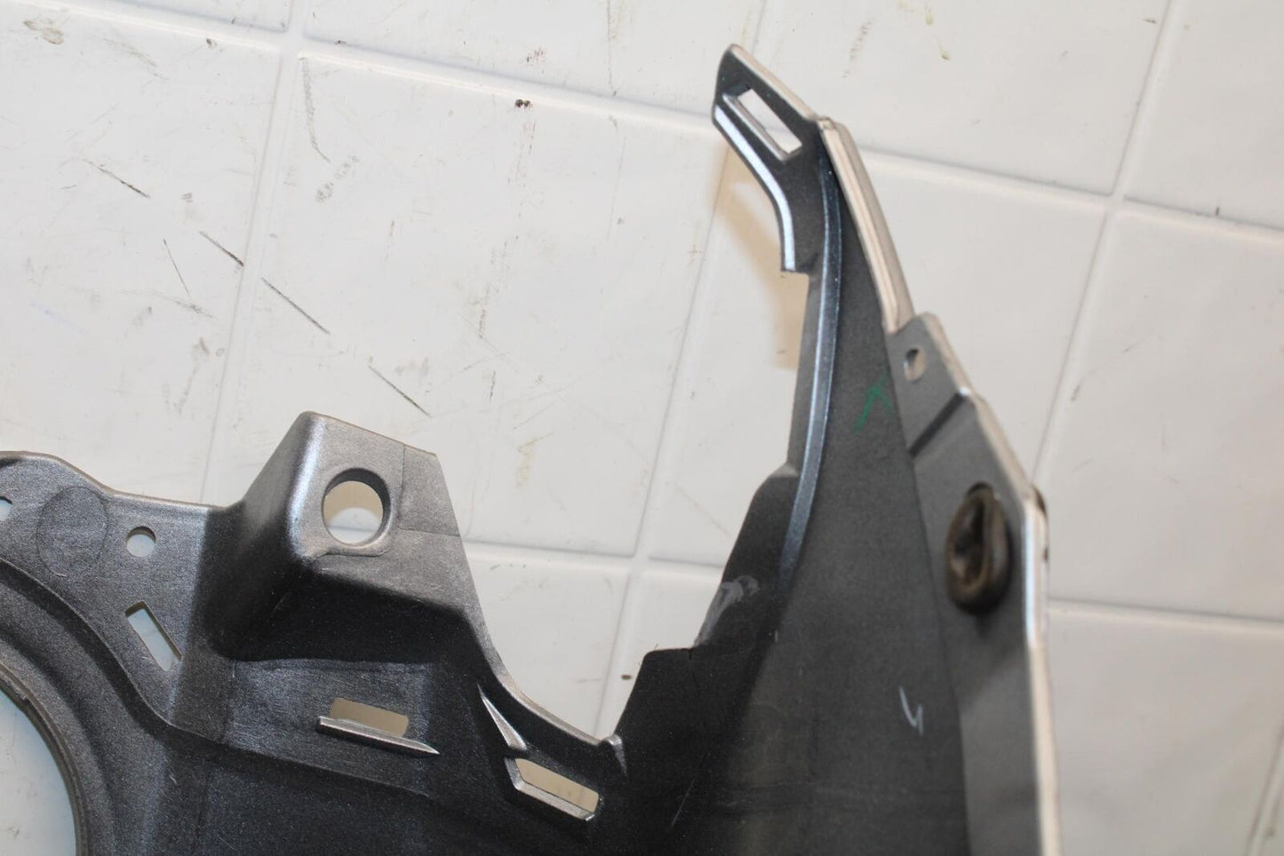 19-21 YAMAHA YZF R3 GAS TANK FUEL CELL COVER FAIRING COWL BS7-XF41D-00-P4 BB588