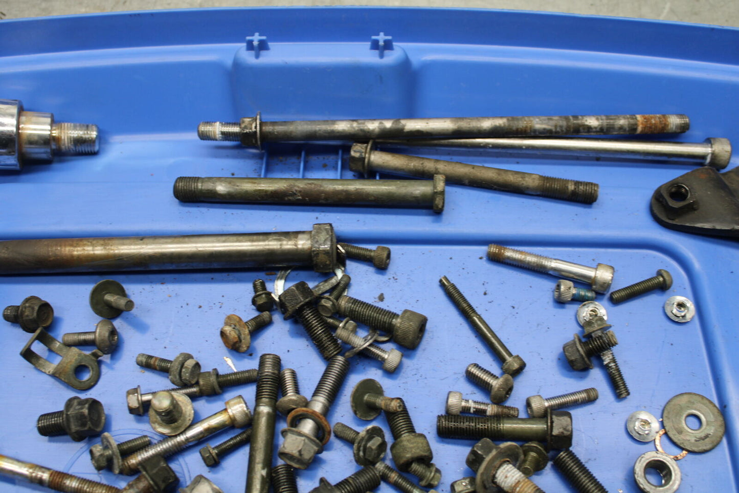 99-00 YAMAHA V STAR 1100 MOUNTING BOLTS HARDWARE MOTOR SCREWS BB711