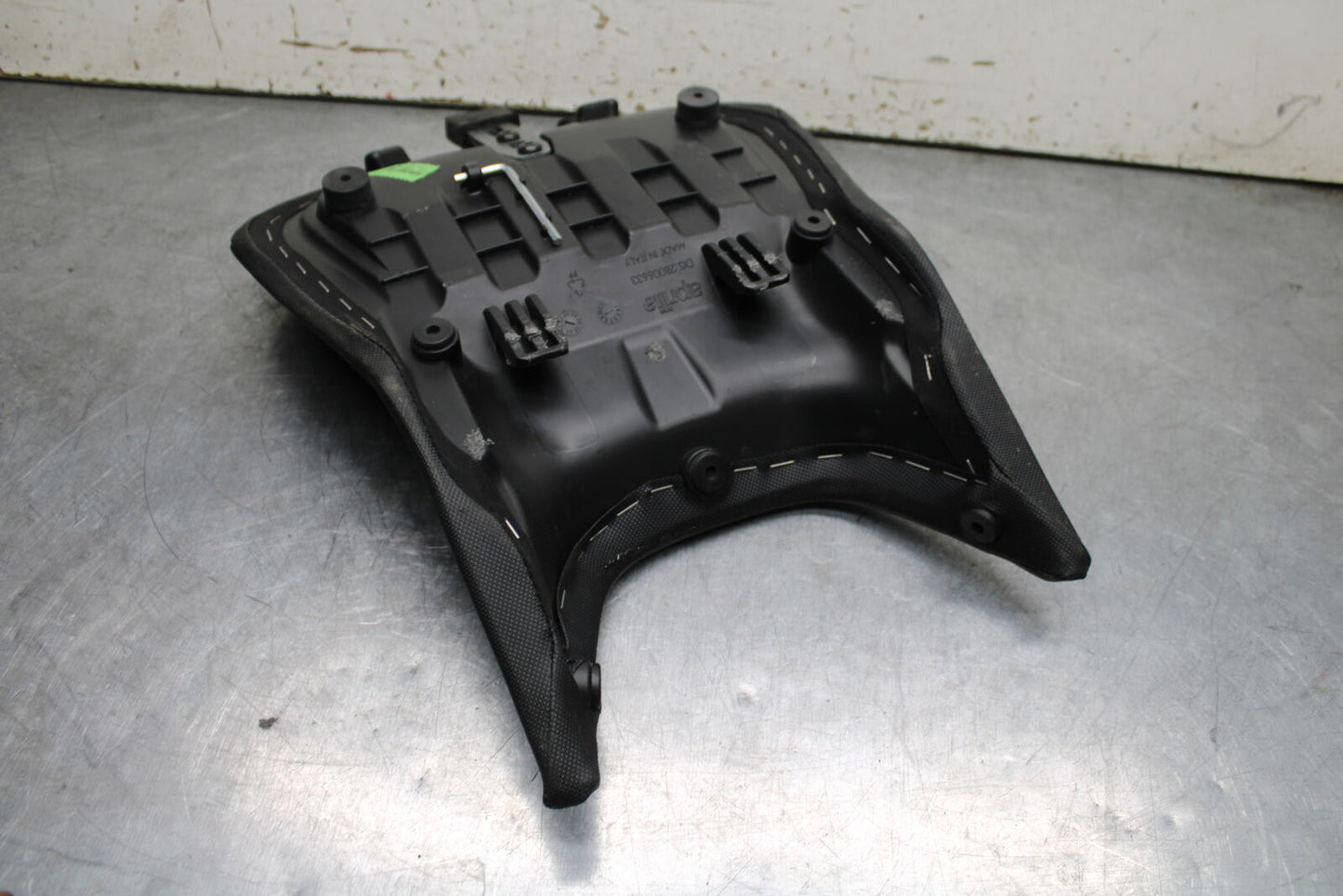 21-24 APRILIA TUONO 660 FACTORY FRONT DRIVERS SEAT PAD SADDLE PILLION BB733