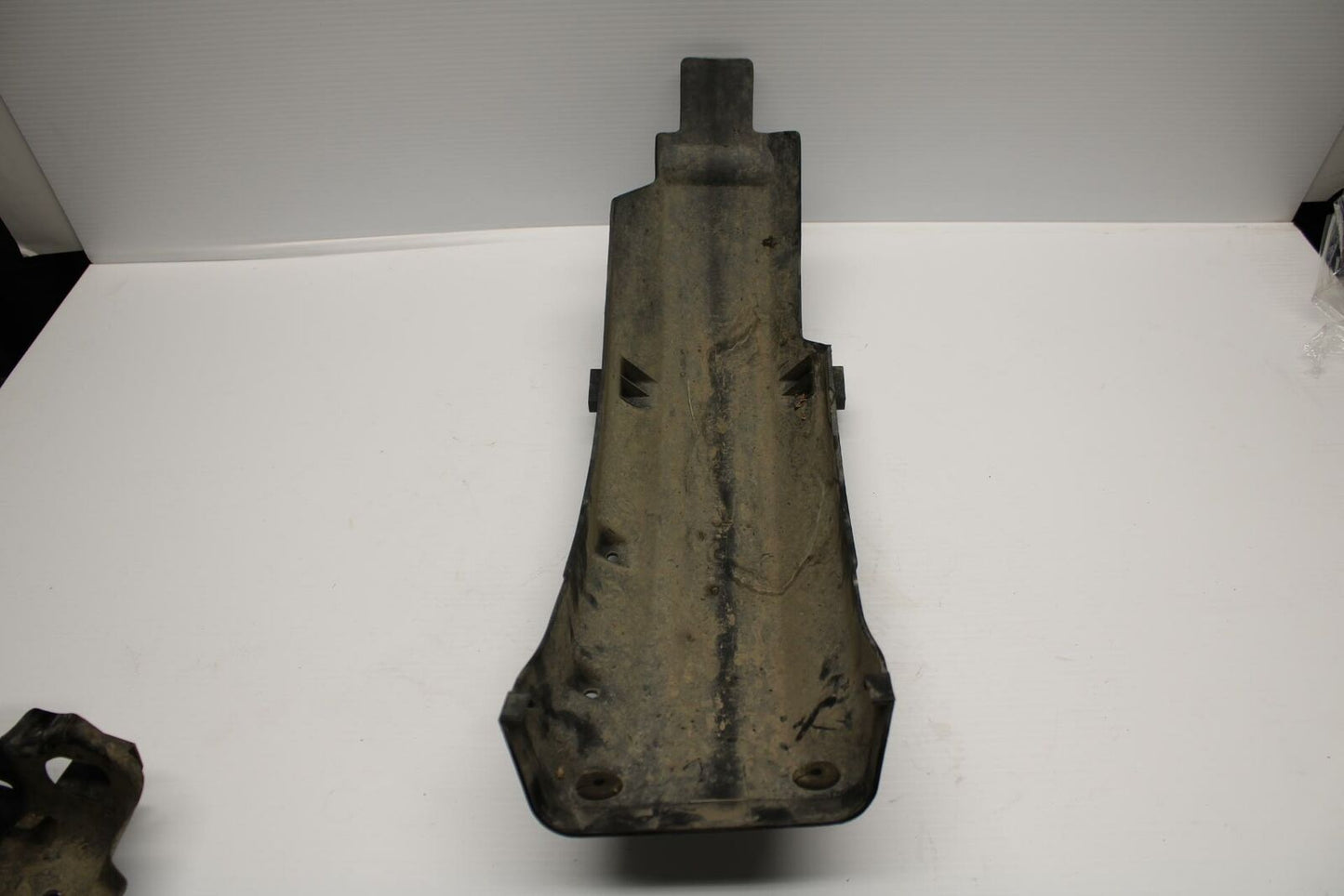 86 SUZUKI GS750ES REAR BACK FENDER MUD GUARD BB223