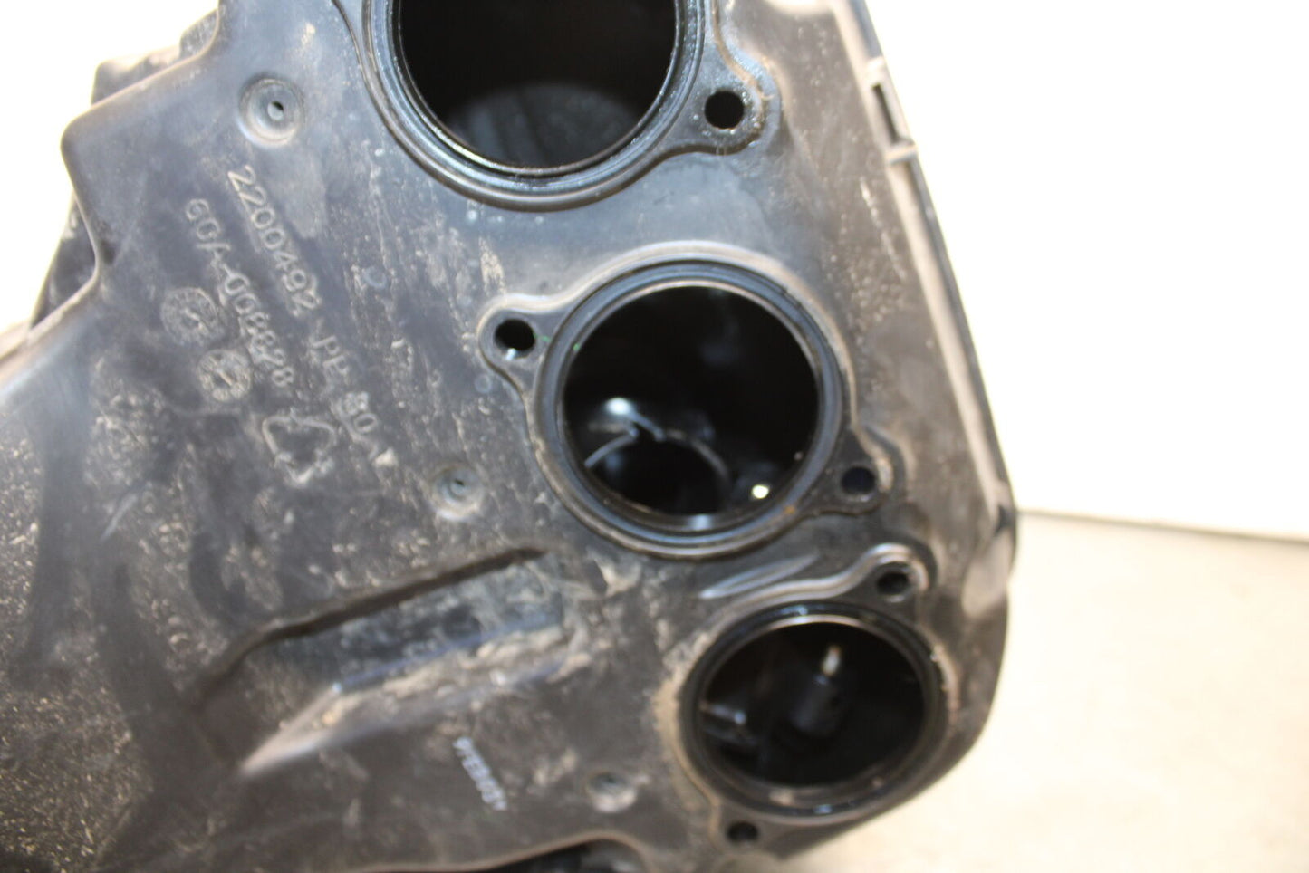 09-11 TRIUMPH DAYTONA 675 AIRBOX AIR INTAKE FILTER BOX BB652