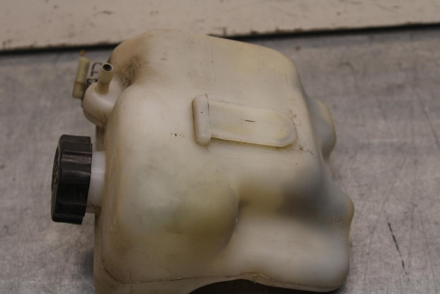 1998 Yamaha Vmax 1200 VMX1200 COOLANT WATER TANK RESERVOIR BOTTLE BB620