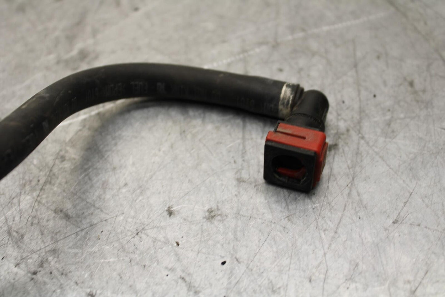 17 KAWASAKI Z900 ZR900 FUEL HOSE GAS LINE TUBE PIPE BB549