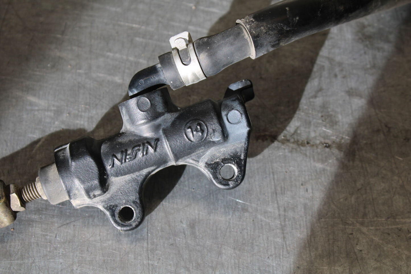 01-06 TRIUMPH TIGER 955I REAR BACK BRAKE MASTER CYLINDER W RESERVOIR BB693