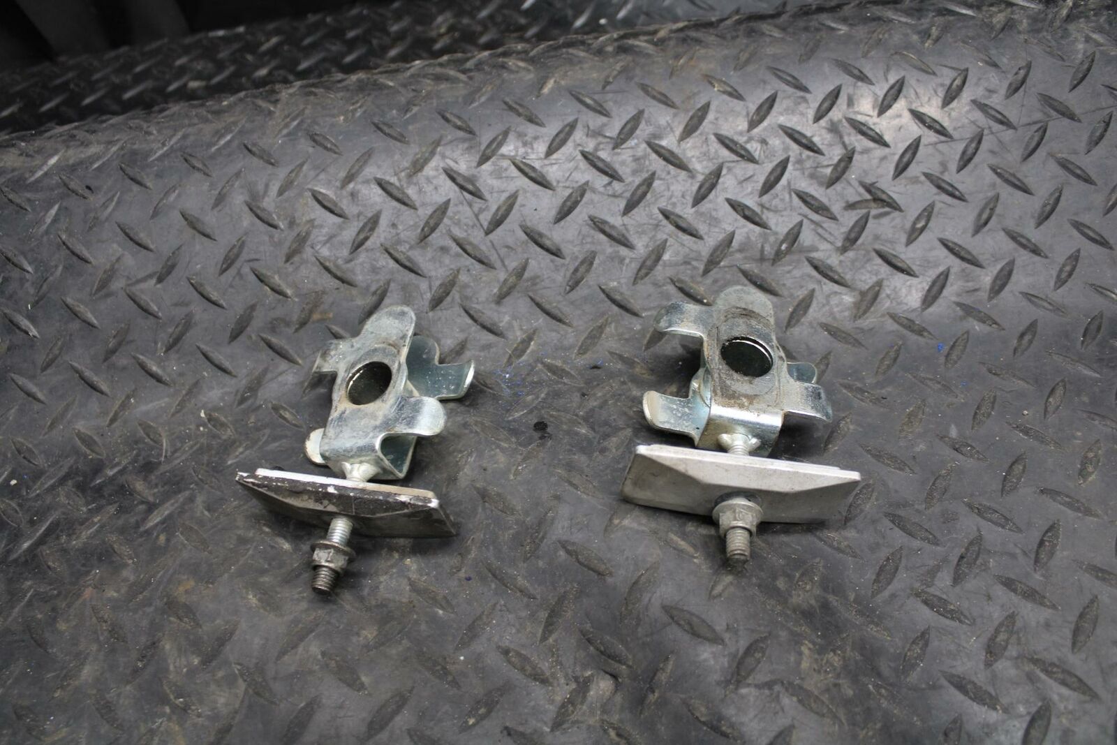 03 SUZUKI SV650S SWINGARM CHAIN TENSIONER ADJUSTMENT BRACKETS  BB219