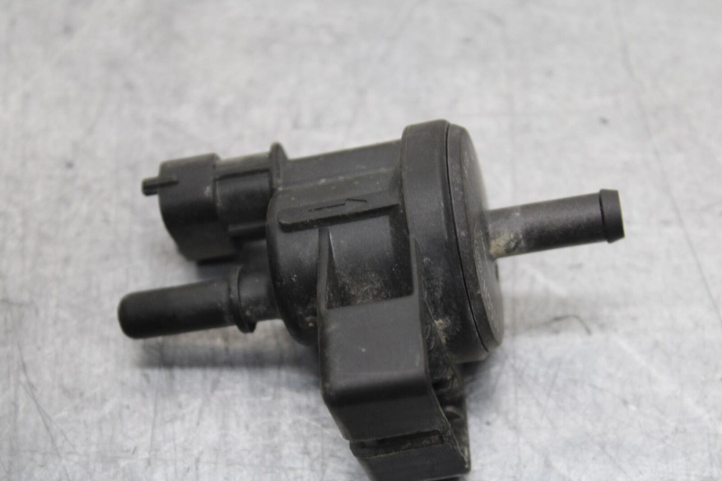 16-18 KTM 690 DUKE AIR VALVE SOLENOID TOP ENGINE SWITCH SENSOR BB631
