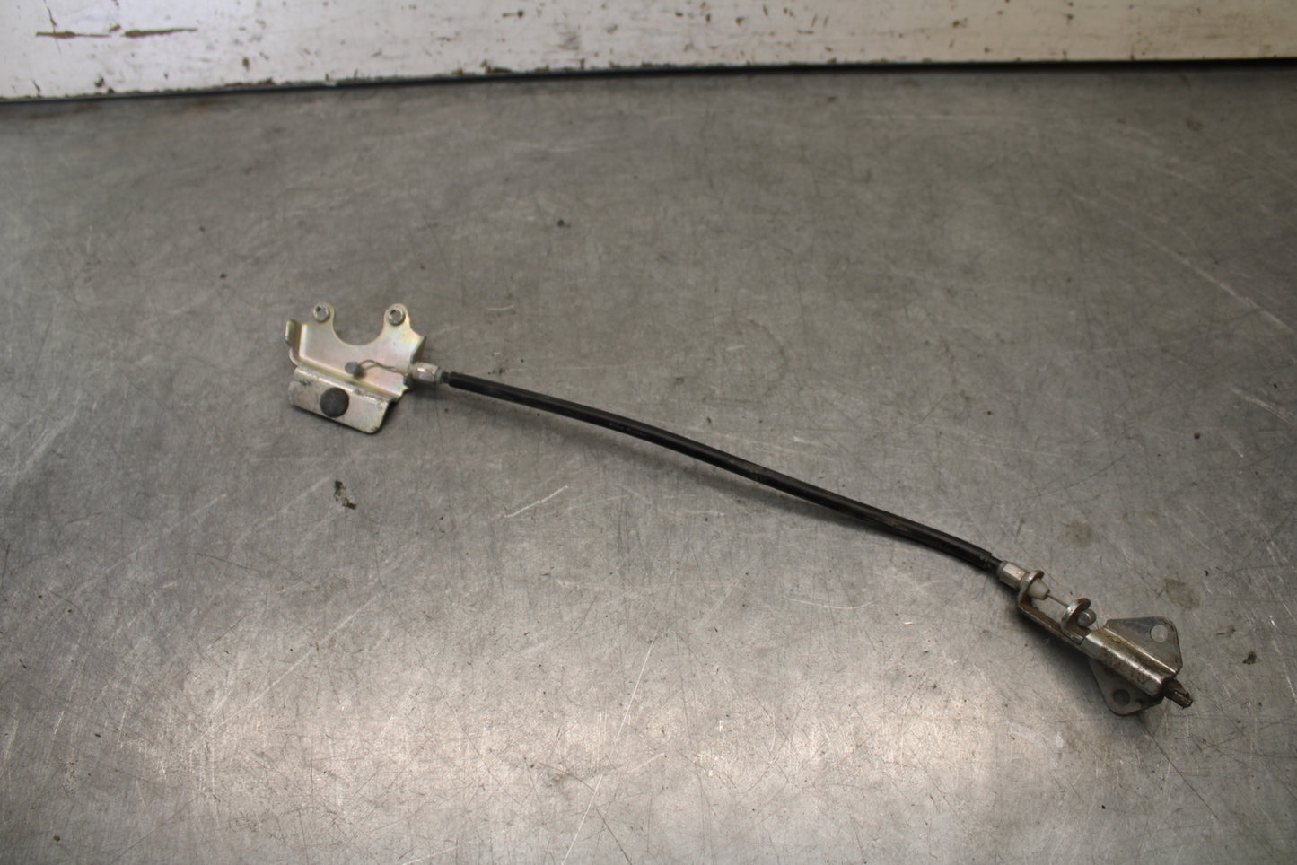 09-15 YAMAHA FZ6R REAR PASSENGER SEAT LATCH LOCK ASSEMBLY BB686