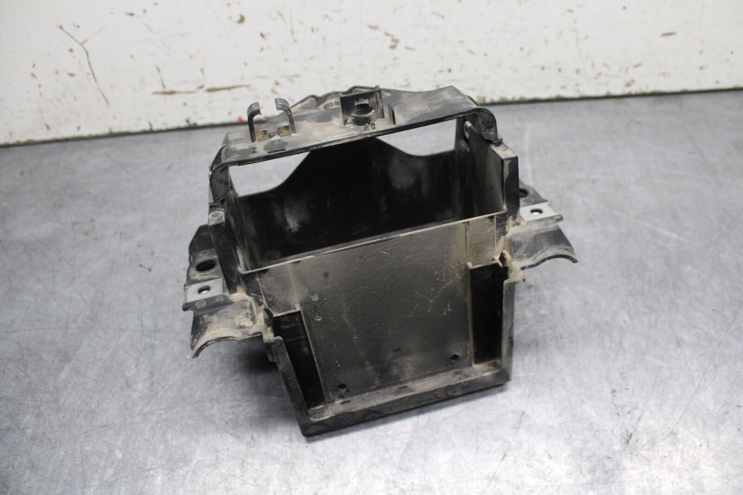 21-24 KTM 890 ADVENTURE R REAR BACK TAIL UNDERTAIL BATTERY TRAY PLASTIC BB723