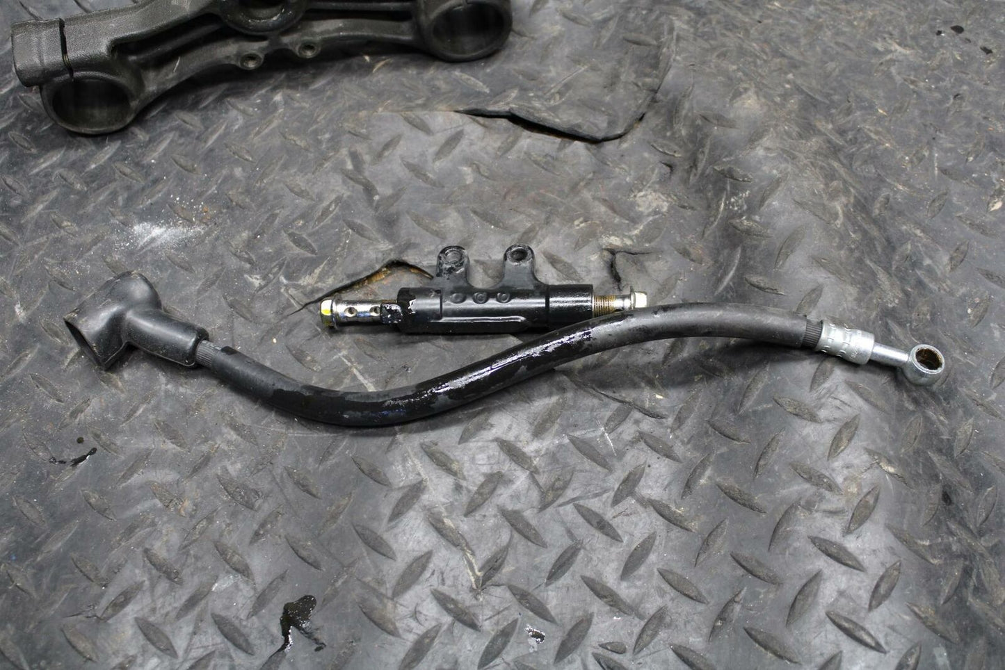 86 SUZUKI GS750ES FRONT BRAKE CALIPER HOSES LINES BB233