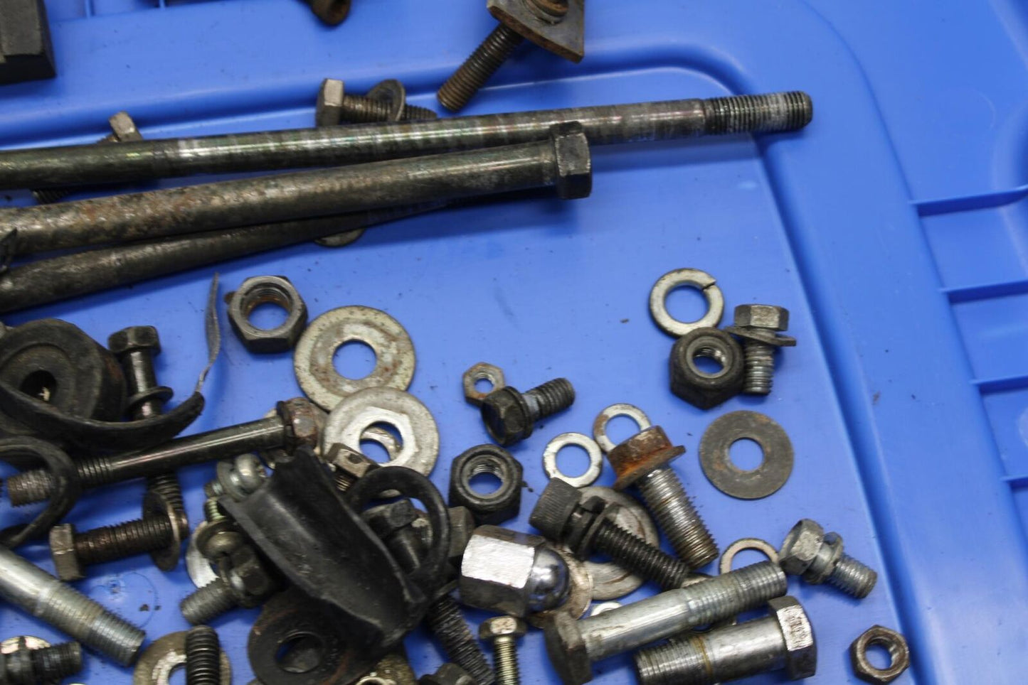 80-81 SUZUKI GS1000GL L MOUNTING BOLTS HARDWARE MOTOR SCREWS BB103