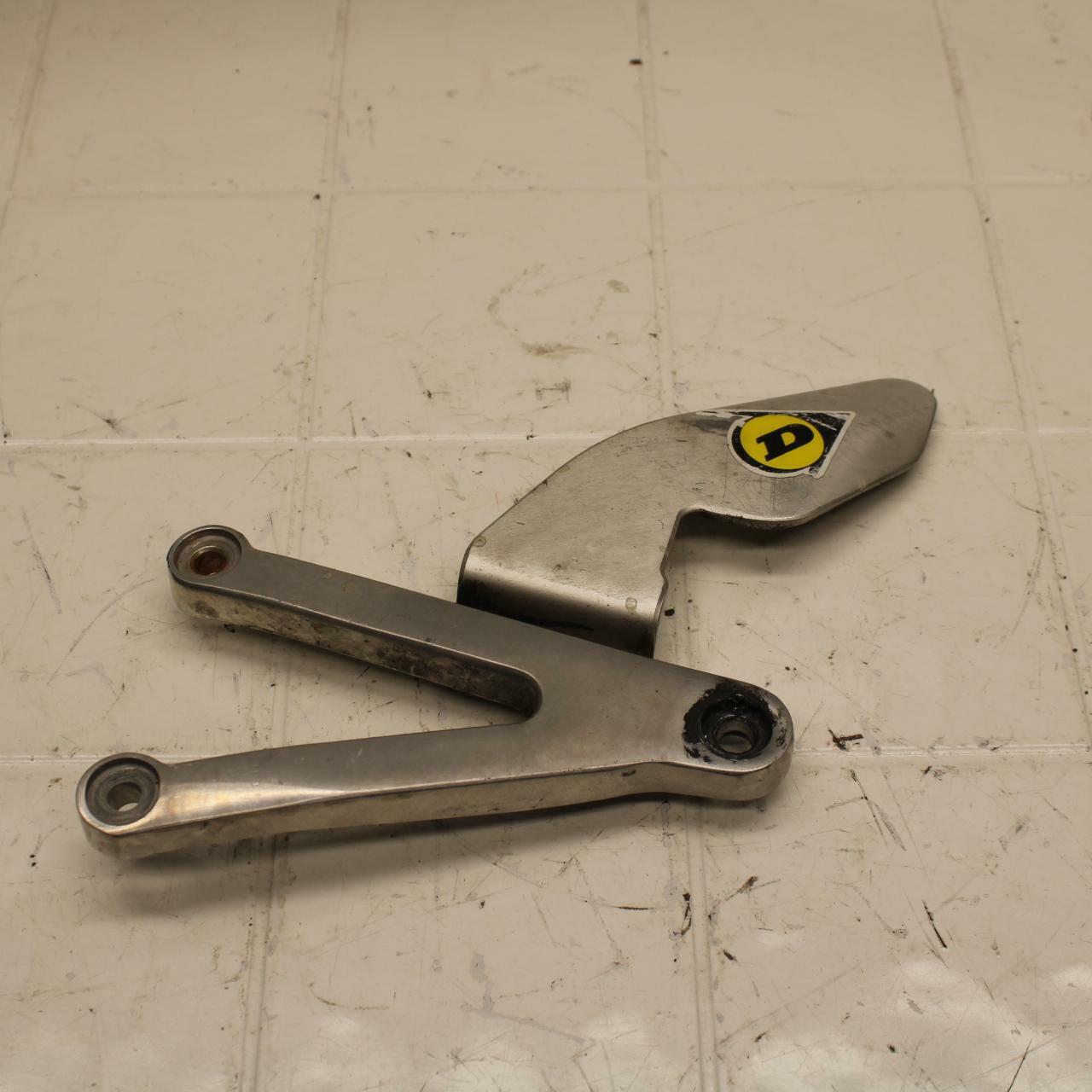 98-99 YAMAHA YZF R1 LEFT REARSET REAR SET DRIVER FOOT PEG BRACKET MOUNT BB16