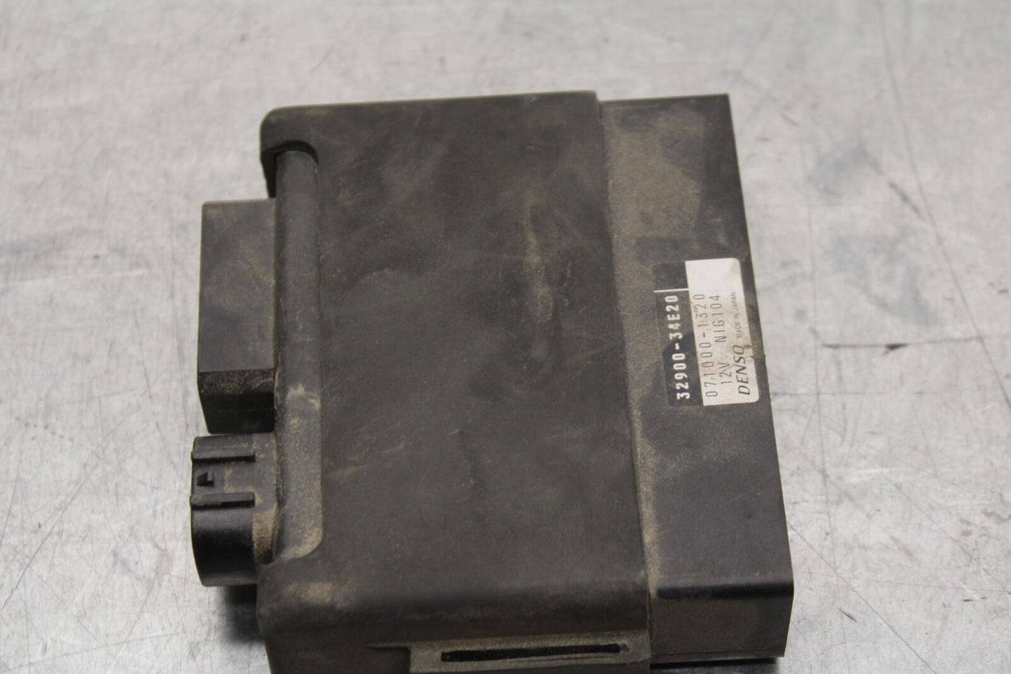 1999 Suzuki GSXR600 ECU COMPUTER CONTROLLER UNIT BLACK BOX ECM CDI BB580