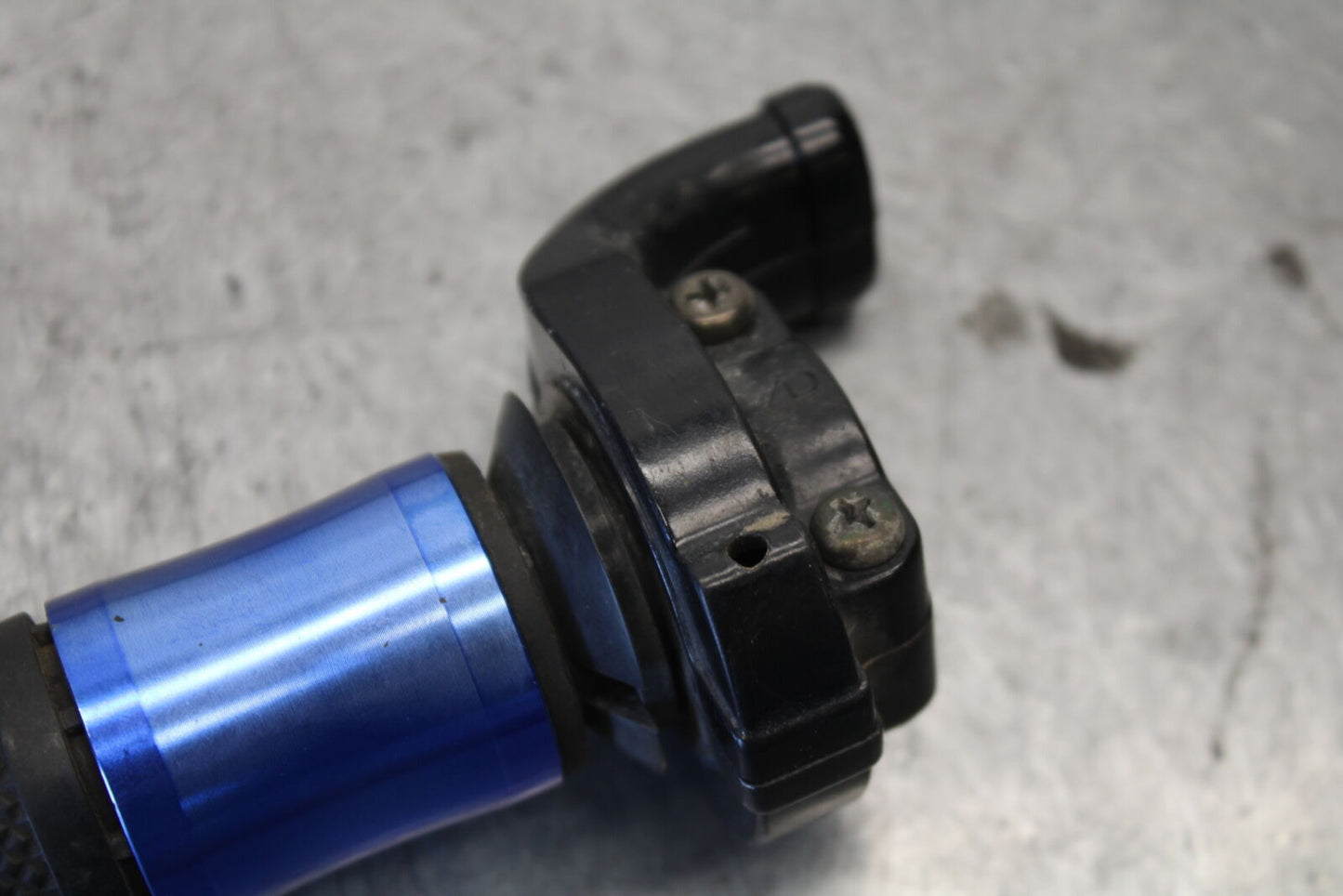 03-07 SUZUKI SV1000S THROTTLE CABLE HOUSING GUIDE 57100-14D00 58300-16G10 BB657