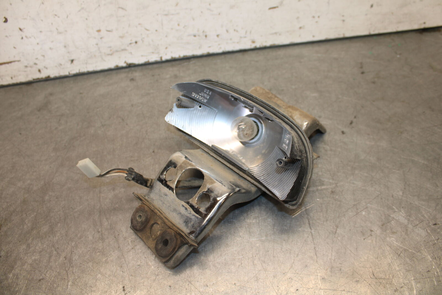 87-03 SUZUKI INTRUDER 1400 VS1400GLP REAR BACK TAIL LIGHT MOUNT BRACKET BB702