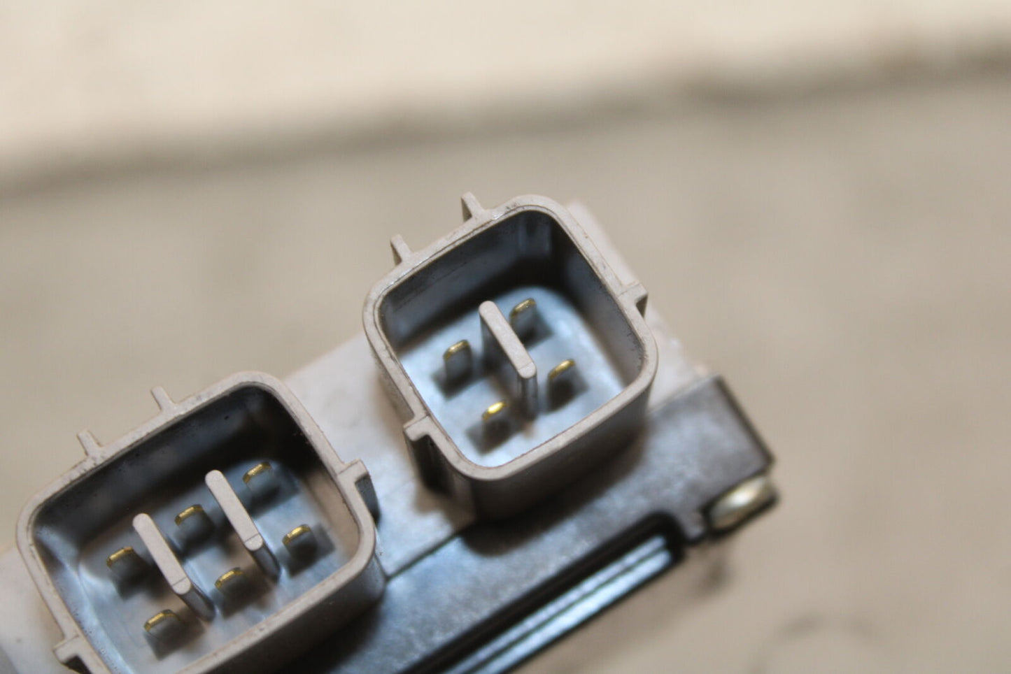 24-25 KAWASAKI NINJA ZX6R RELAY ASSEMBLY FUSE BOX BB726