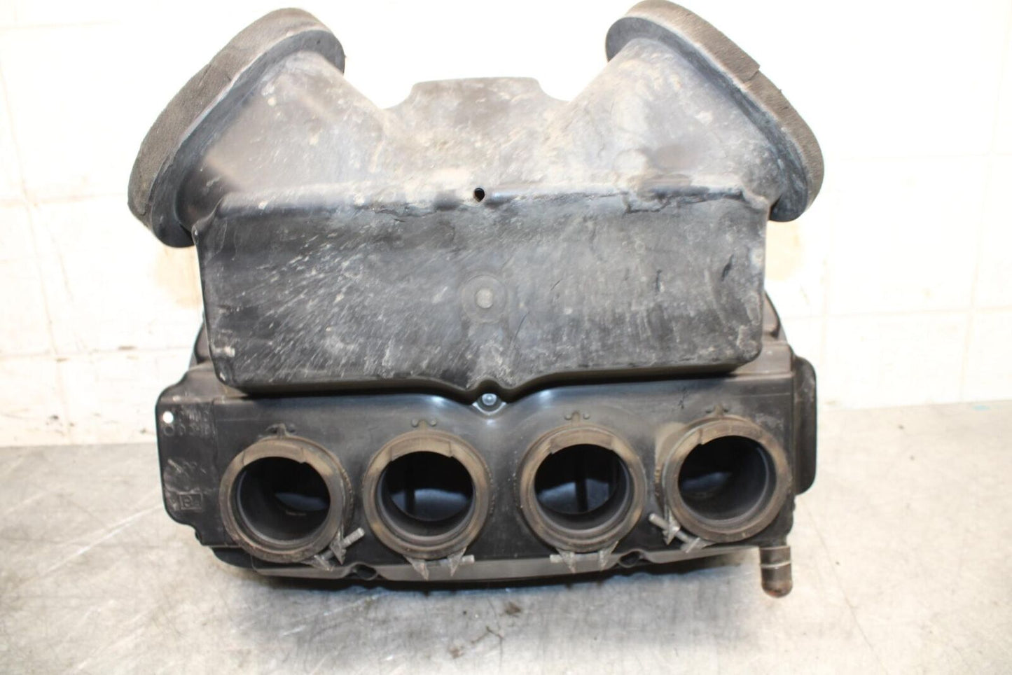 2007 Suzuki GSXR600 AIRBOX AIR INTAKE FILTER BOX 13700-01H01 BB540