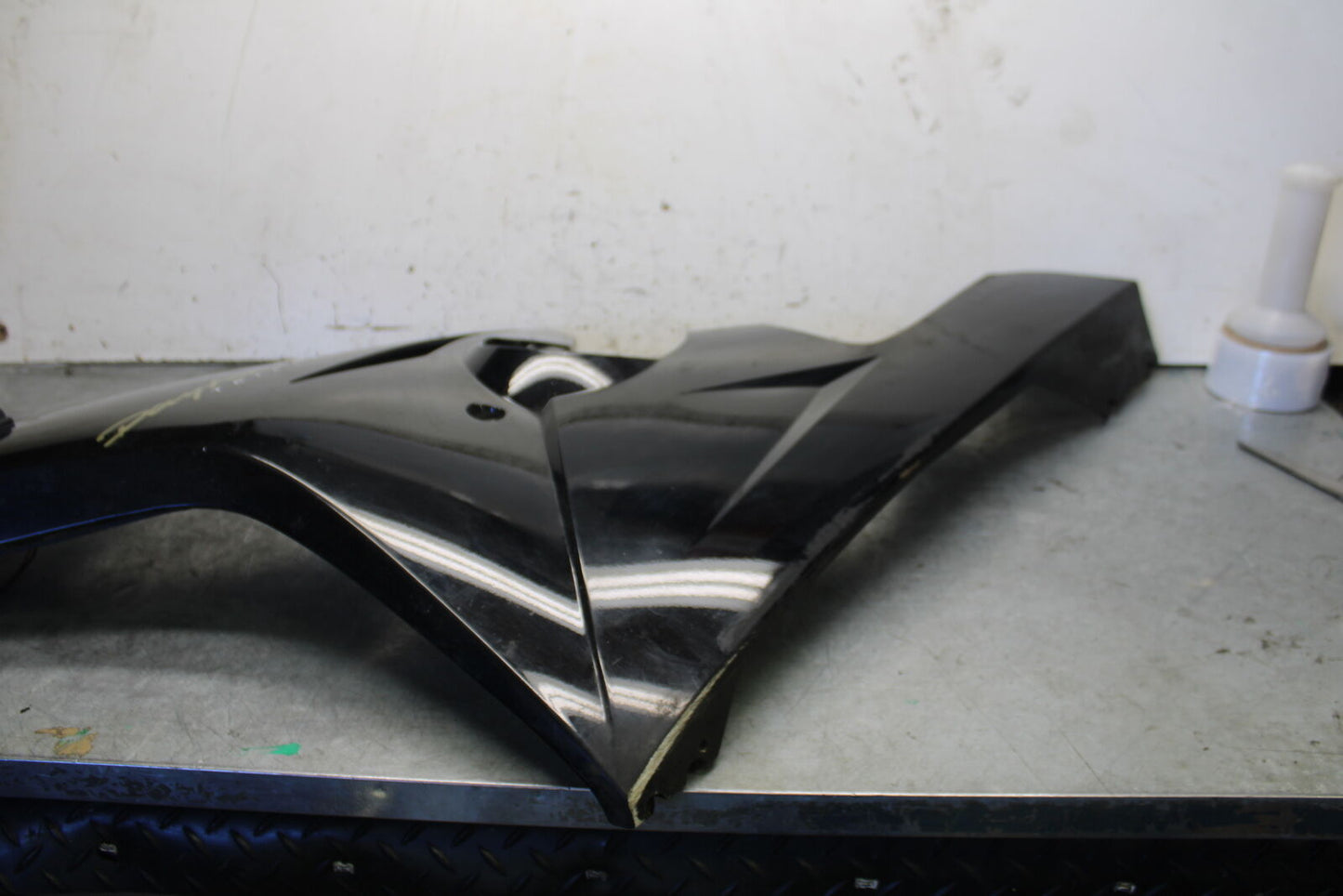 07-08 TRIUMPH DAYTONA 675 LEFT LOWER MID UPPER SIDE FAIRING COWL BB685