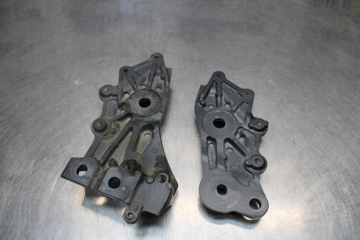 22-25 YAMAHA YZF R7 LEFT RIGHT FRAME REARSET BRACKETS MOUNTS BB182