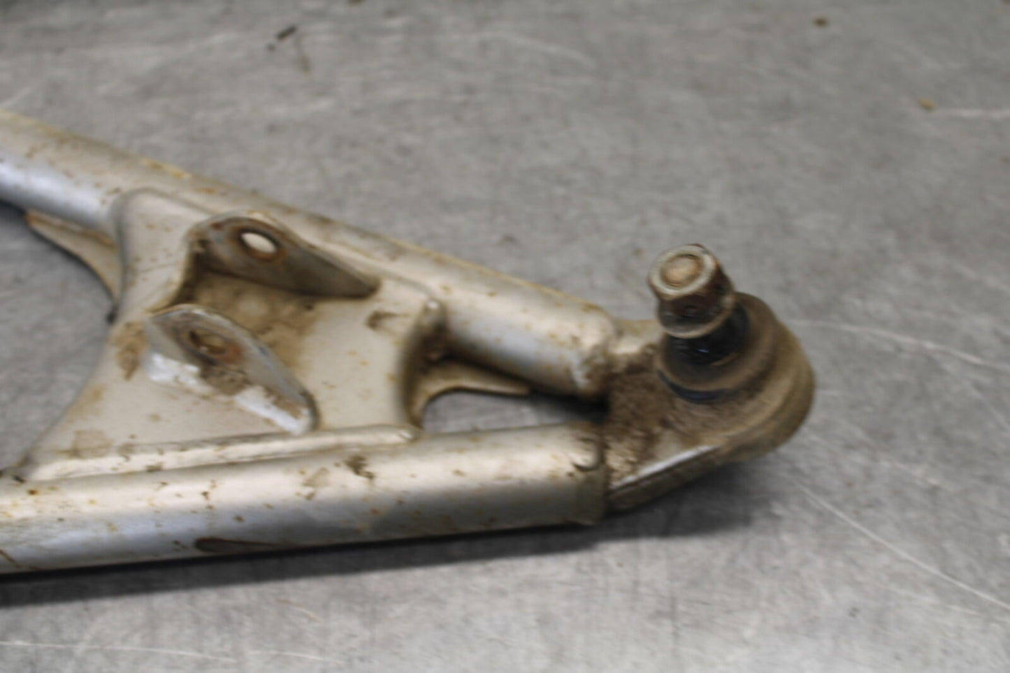 01-05 YAMAHA RAPTOR 660R FRONT LOWER UPPER RIGHT CONTROL A ARMS BB695
