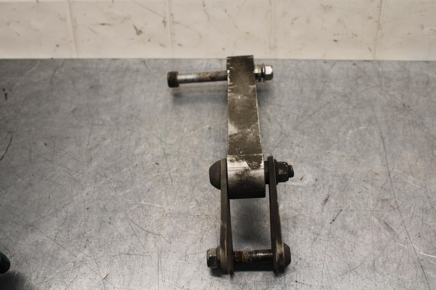 2009 Triumph Daytona 675 REAR DOGBONE SHOCK LINKAGE LINK BB584