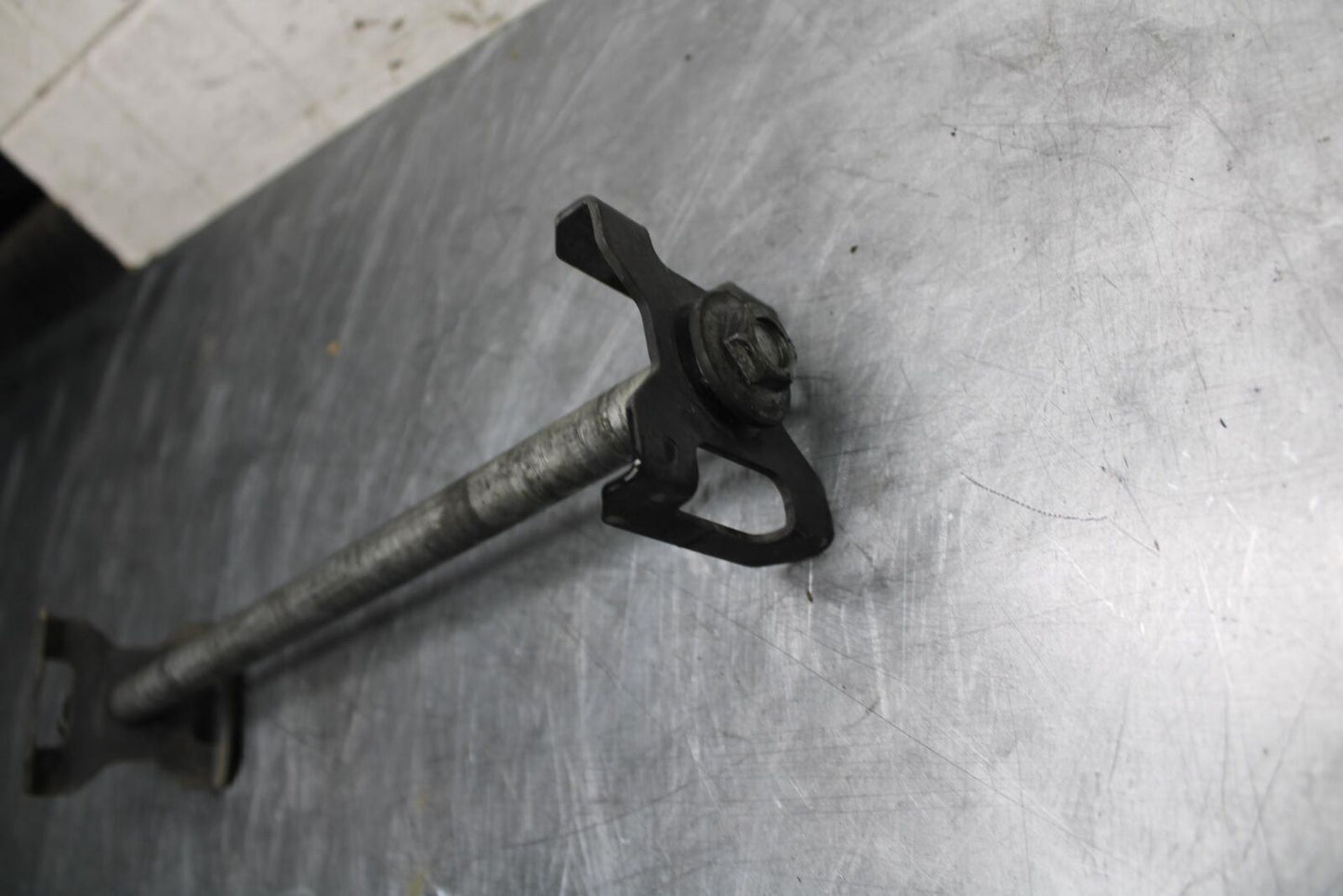 08-12 KAWASAKI NINJA 250R EX250J REAR AXLE BACK WHEEL RIM PIVOT BOLT AXEL BB496