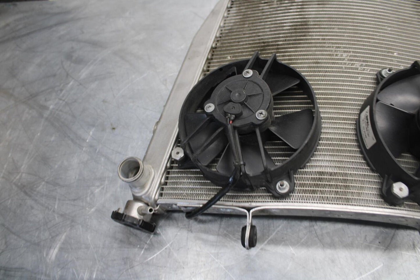 2010 Aprilia RSV1000R ENGINE RADIATOR MOTOR COOLER COOLING RADIATER BB513