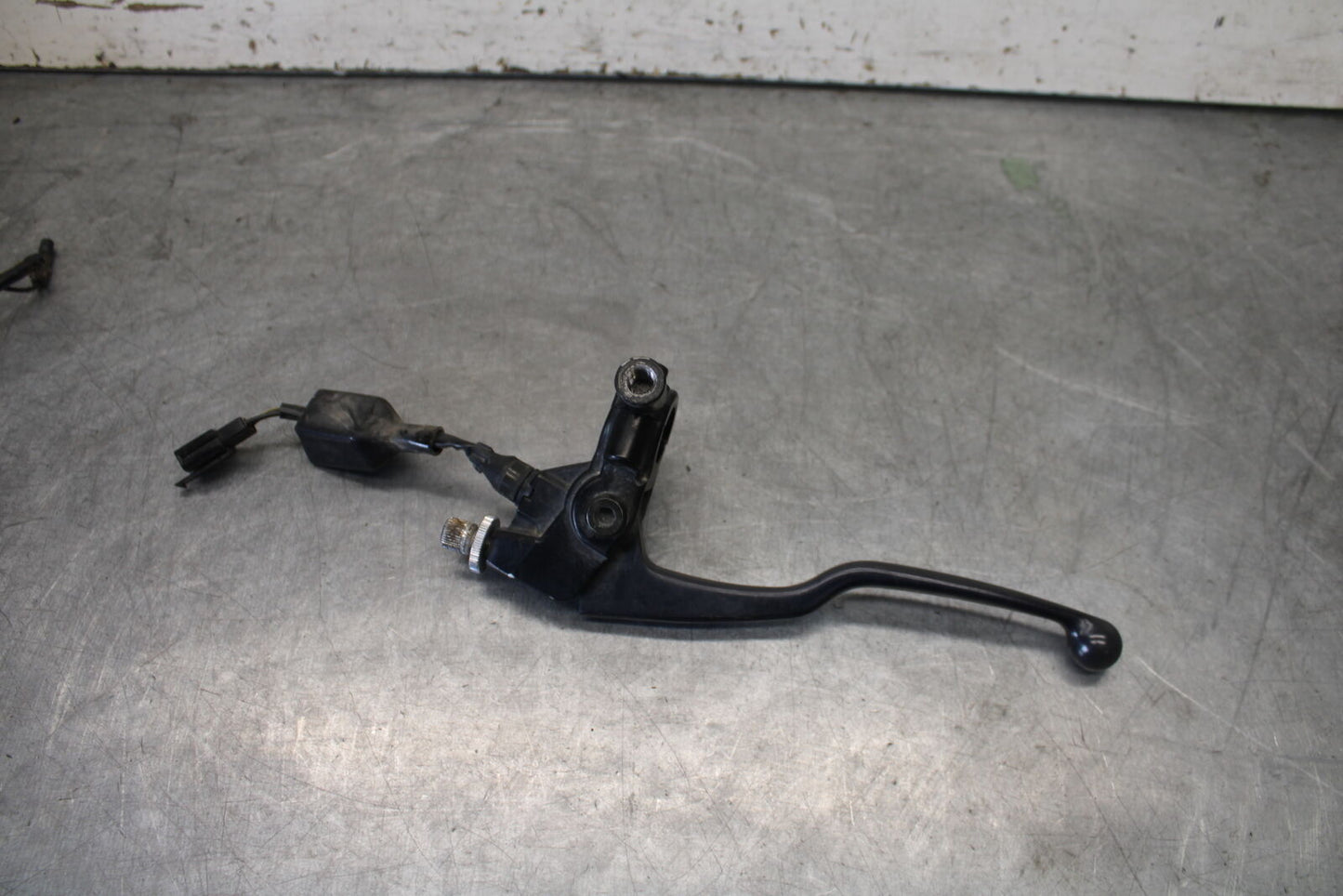 01-06 TRIUMPH TIGER 955I CLUTCH PERCH MOUNT WITH LEVER BB693