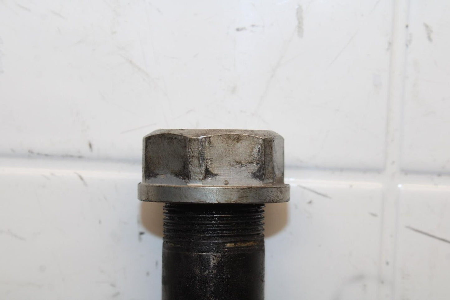 07-11 KTM 990 SUPER DUKE REAR AXLE BACK WHEEL RIM PIVOT BOLT AXEL BB578