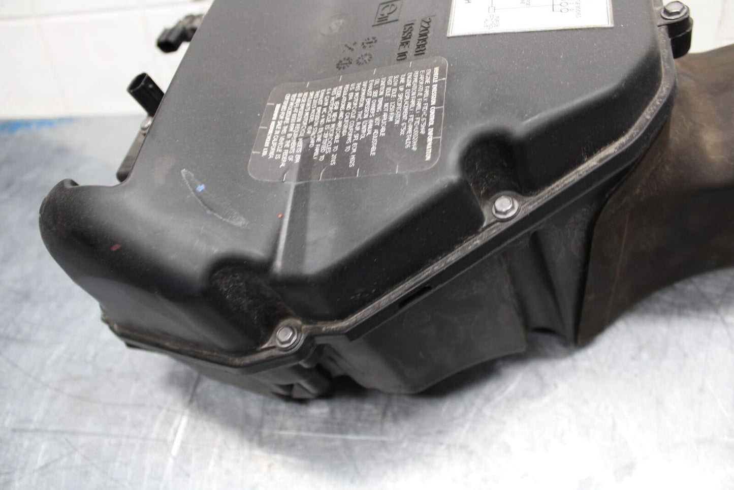 14-15 TRIUMPH STREET TRIPLE R AIRBOX AIR INTAKE FILTER BOX BB441