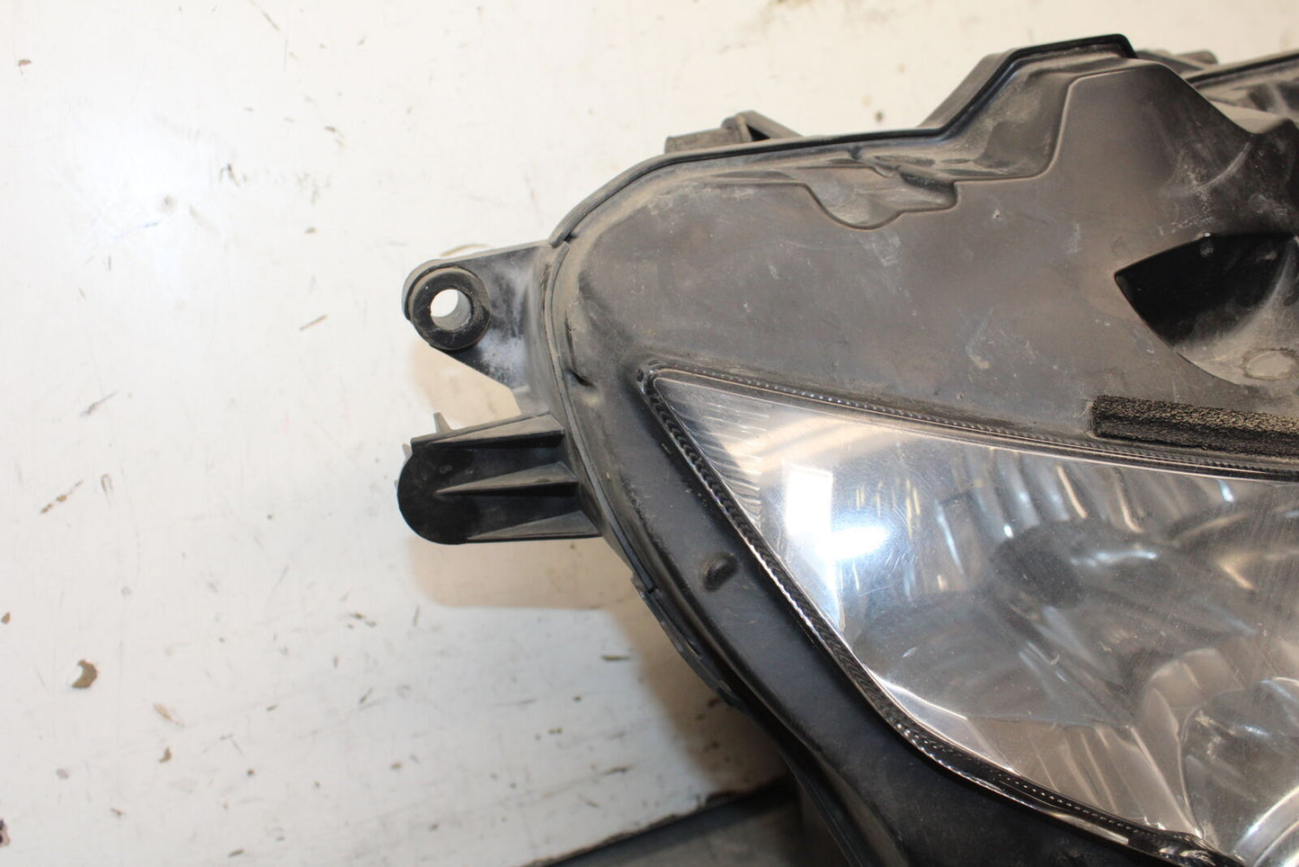 04-05 SUZUKI GSXR600 FRONT HEADLIGHT HEAD LIGHT LAMP 35100-29G30-999 BB658