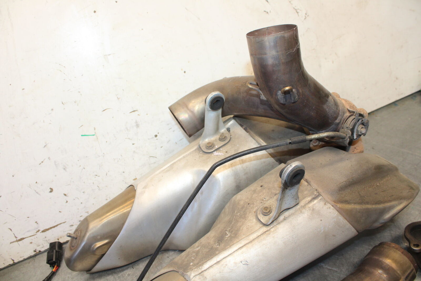 12-15 DUCATI 1199 PANIGALE FULL EXHAUST SYSTEM HEADERS PIPE MUFFLER BB699