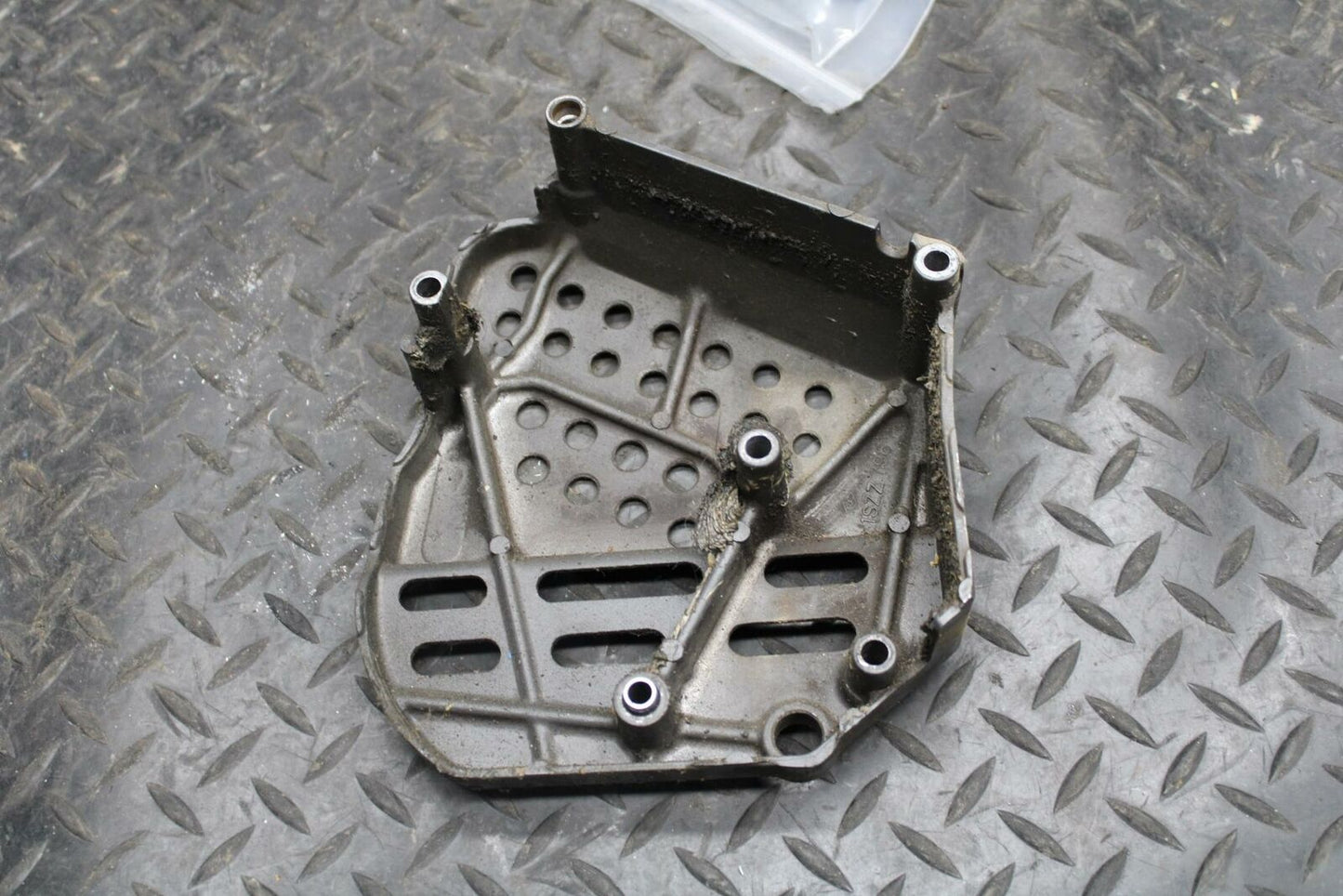 91-92 SUZUKI GSXR750 M ENGINE SPROCKET COVER BB213