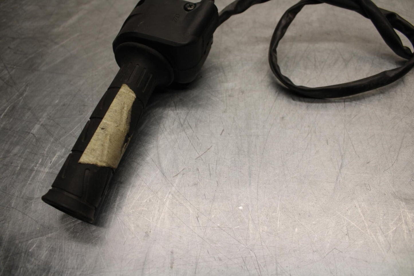 11-14 KAWASAKI VERSYS 650 LE 650C RIGHT HANDLE KILL OFF START SWITCH BB498