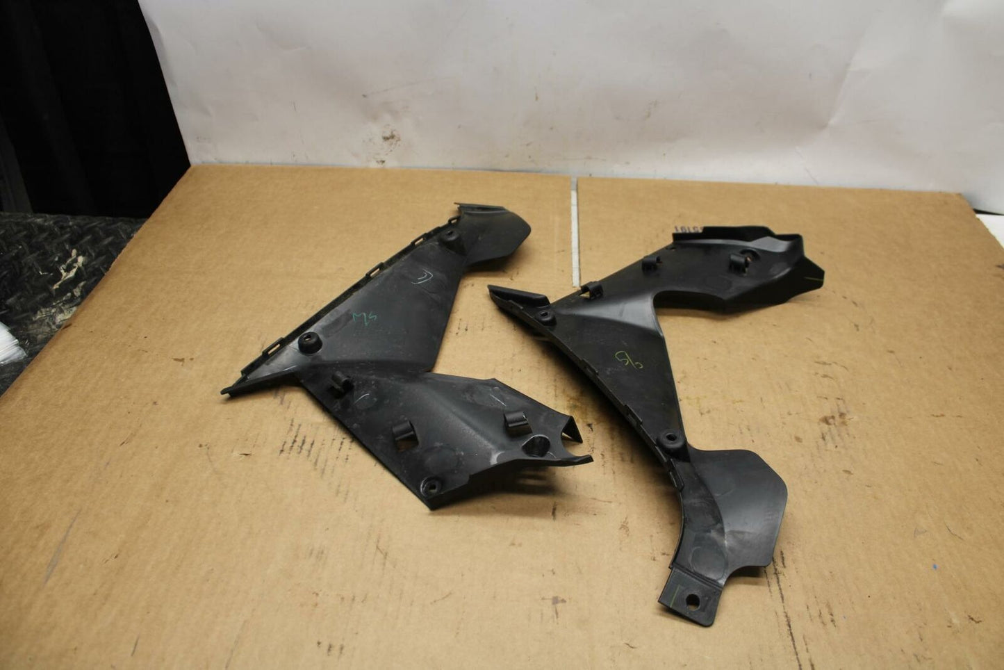 19-21 YAMAHA YZF R3 RIGHT LEFT INNER FAIRINGS COWLS PANELS TRIMS BB378
