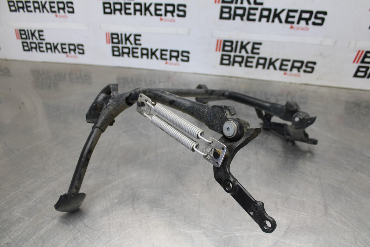 20-23 BMW F900R CENTER MAIN STAND BB923