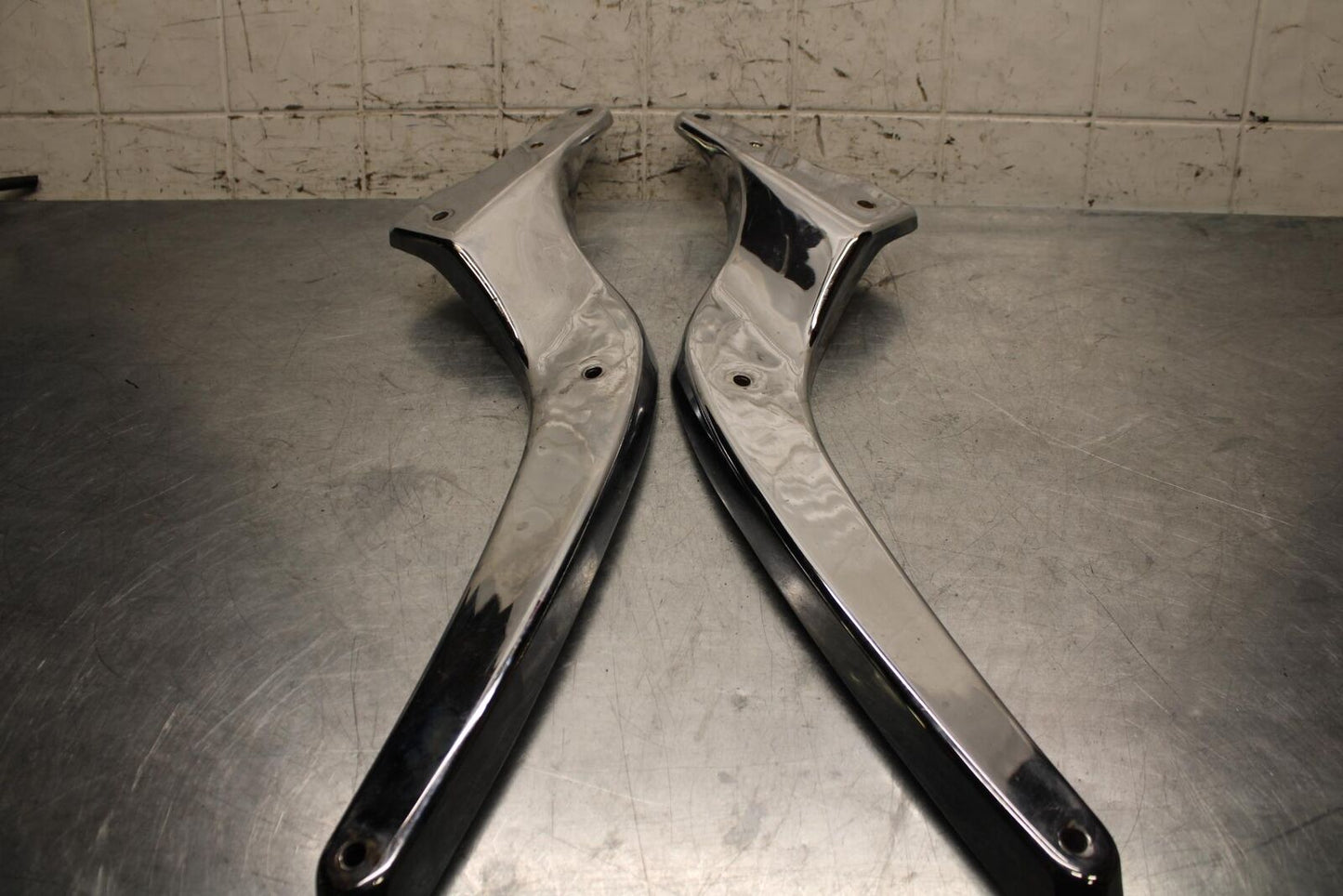 2004 Suzuki Intruder 1500 VL1500 REAR BACK FENDER SUPPORT FRAME SUBFRAME BB573