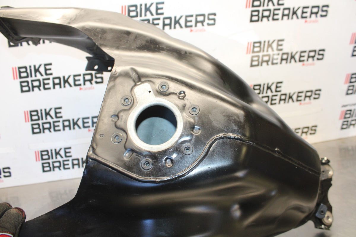 19 BMW F750GS GAS TANK FUEL CELL PETROL RESERVOIR BB938