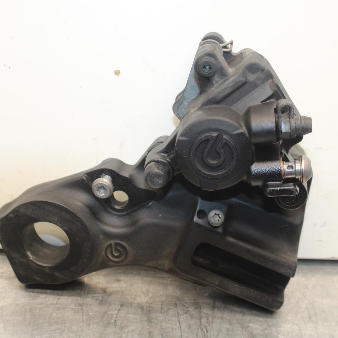 20-23 BMW F900R REAR BACK BRAKE CALIPER W MOUNT BRACKET BB603